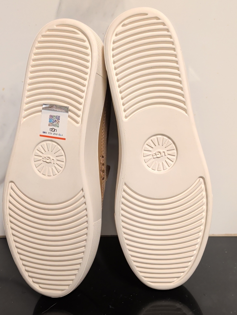 UGG Zilo Slip-On Chestnut Sneakers Size 7.5 New MSRP $100 - Picture 9 of 11